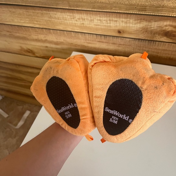 Penguin Slippers Baby Shoes Size 5 - Picture 6 of 8